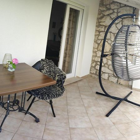 Riviera Rooms And Apartments Palit Exterior foto
