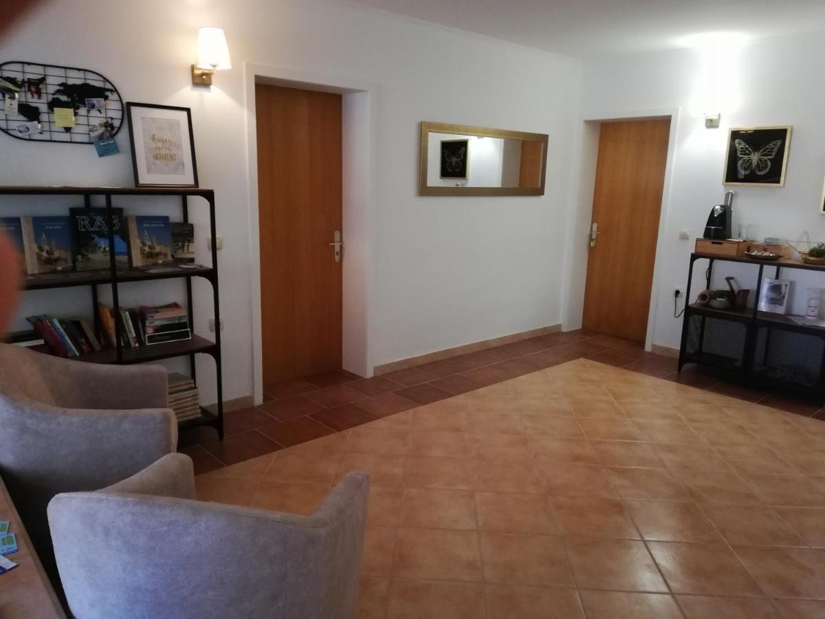 Riviera Rooms And Apartments Palit Exterior foto