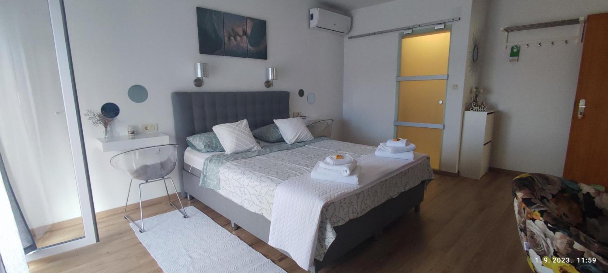 Riviera Rooms And Apartments Palit Exterior foto