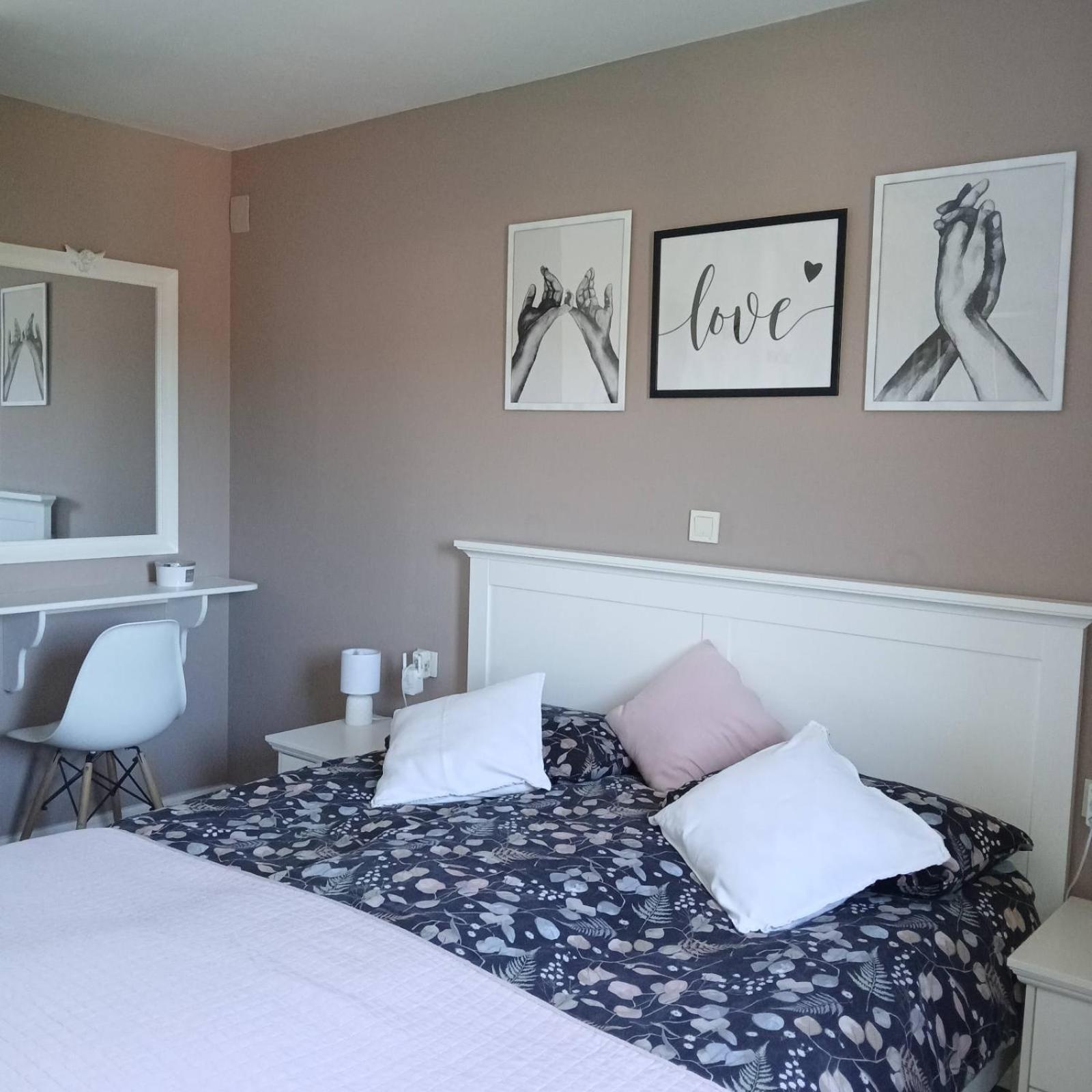 Riviera Rooms And Apartments Palit Exterior foto