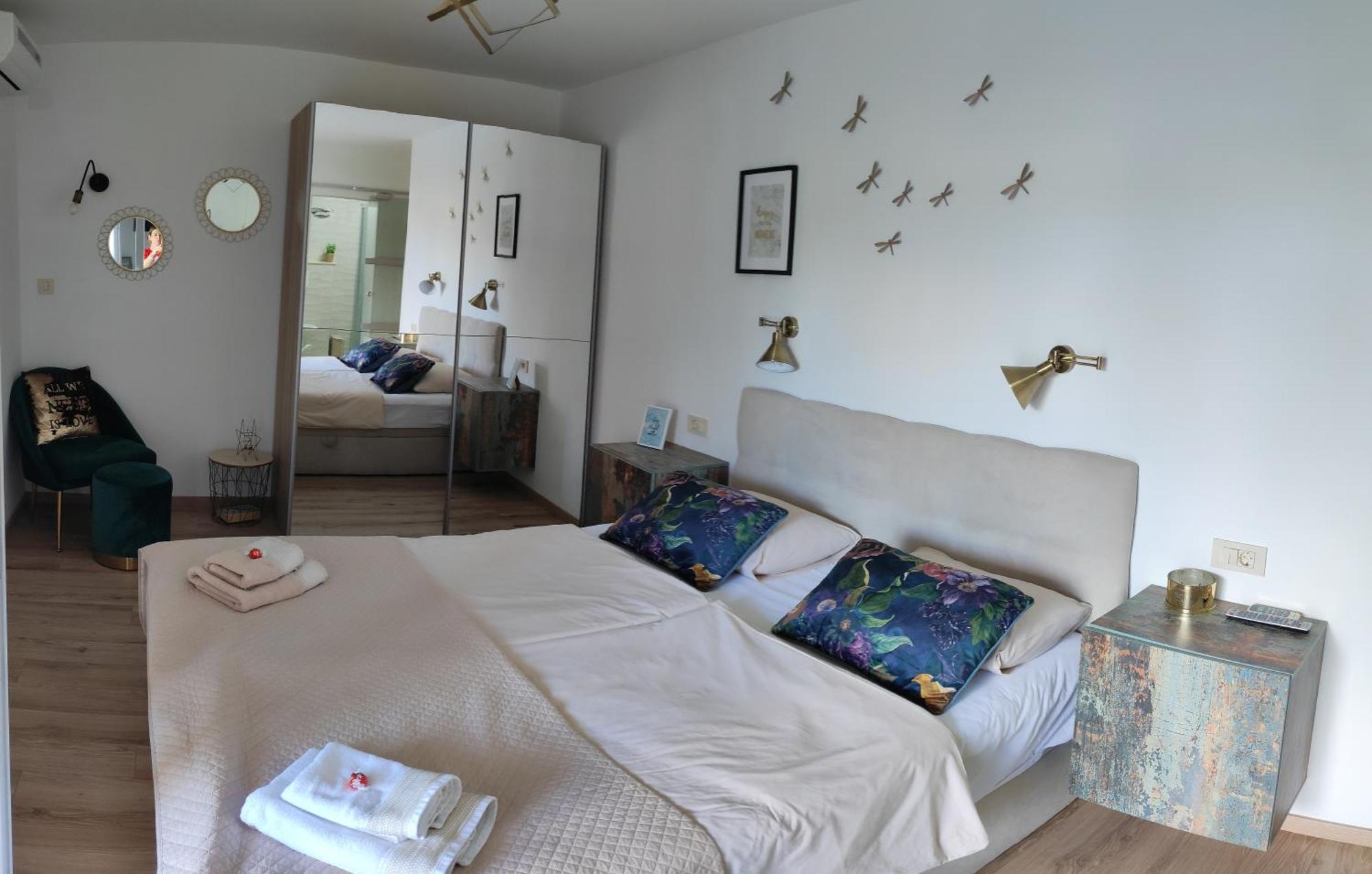 Riviera Rooms And Apartments Palit Exterior foto